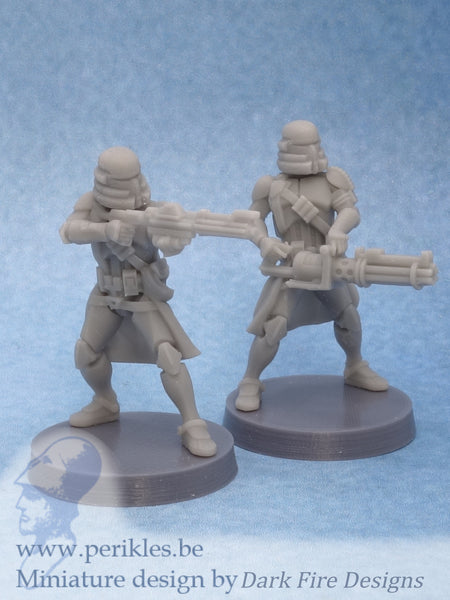 Airborne Specialists (2x 35mm wargaming miniatures)