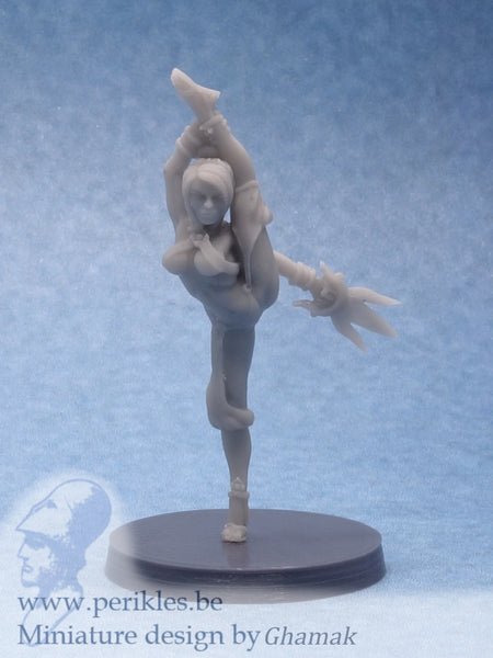 Female Fighting Monk 1 (28mm miniature)
