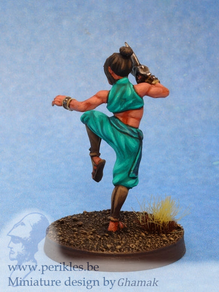 Female Fighting Monk 2 (28mm miniature)