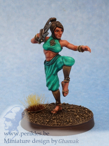 Female Fighting Monk 2 (28mm miniature)